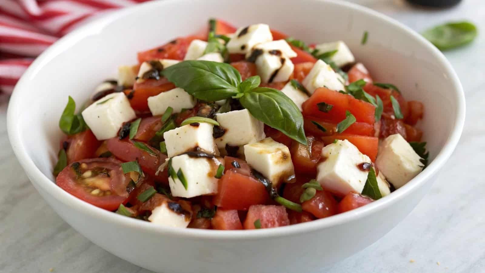 Der Perfekte Tomaten-Mozzarella-Salat: Ein Stück Italienischer Sommer
